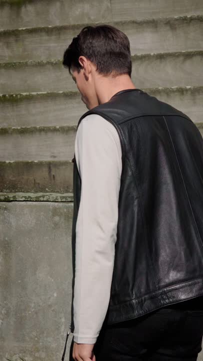 Sexy, Maskuline Schwarze Weste Von Noir Handmade