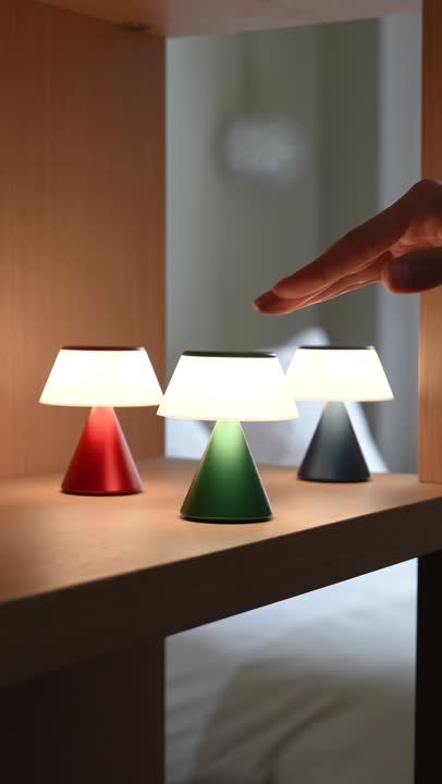 LED Portable Lamp - Luma M by Quaglio & Simonelli | Lexon