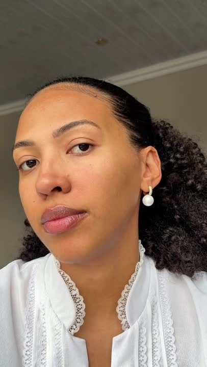 Story Cover - Revitalift Filler Glass Skin Liquid Cream