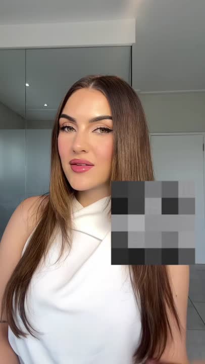 Story Cover - Infaillible Face Makeup 3-Second Setting Mist Sprayl