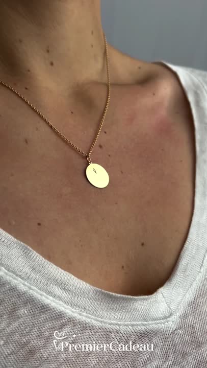 Pendentif Médaillon En Or 333/8Kt Satiné - Décor étoiles, Or Jaune, Neuf Avec étiquette