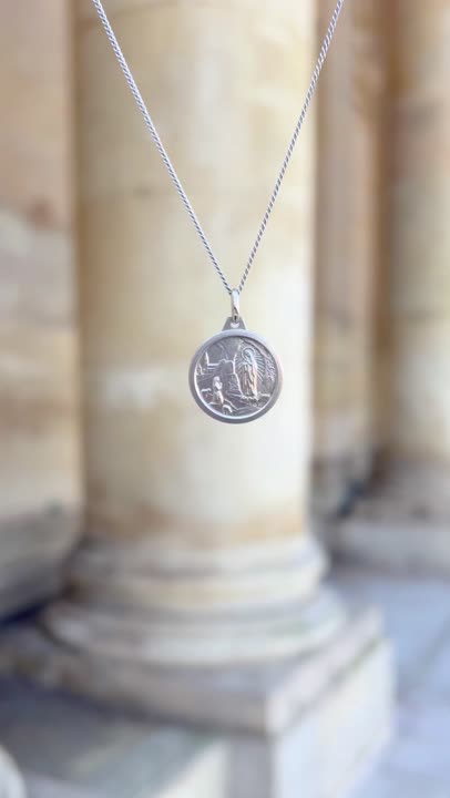 Médaille Religieuse Ancienne Notre-Dame De Lourdes – Métal Argenté