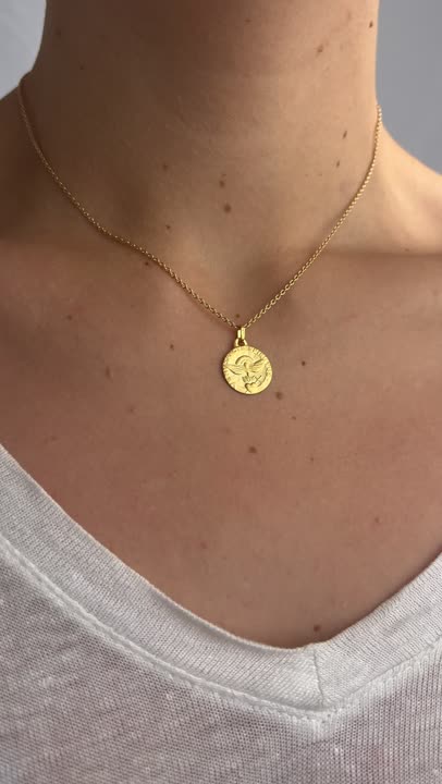 Pendentif Or 18K Médaille Saint-Esprit – 1,6 Gramme D’or Massif – Neuf Avec étiquettes